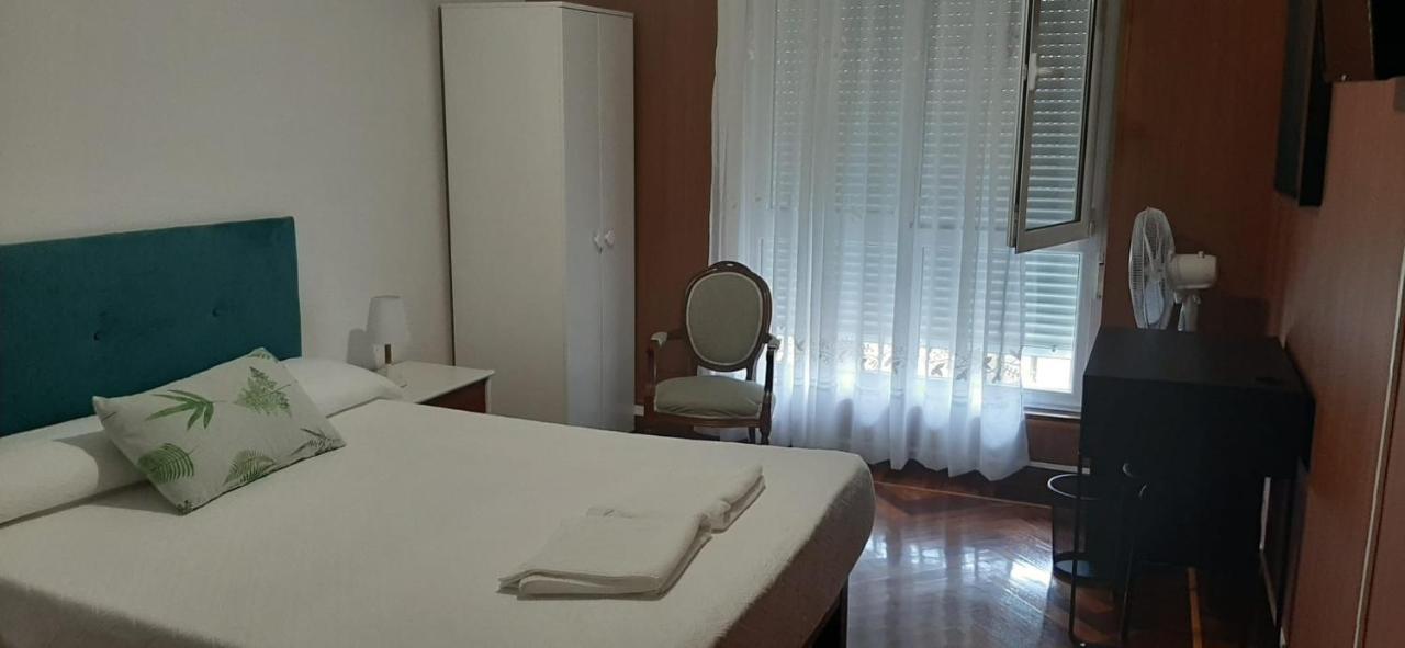 Alojamiento Casa Leon Santona Bagian luar foto